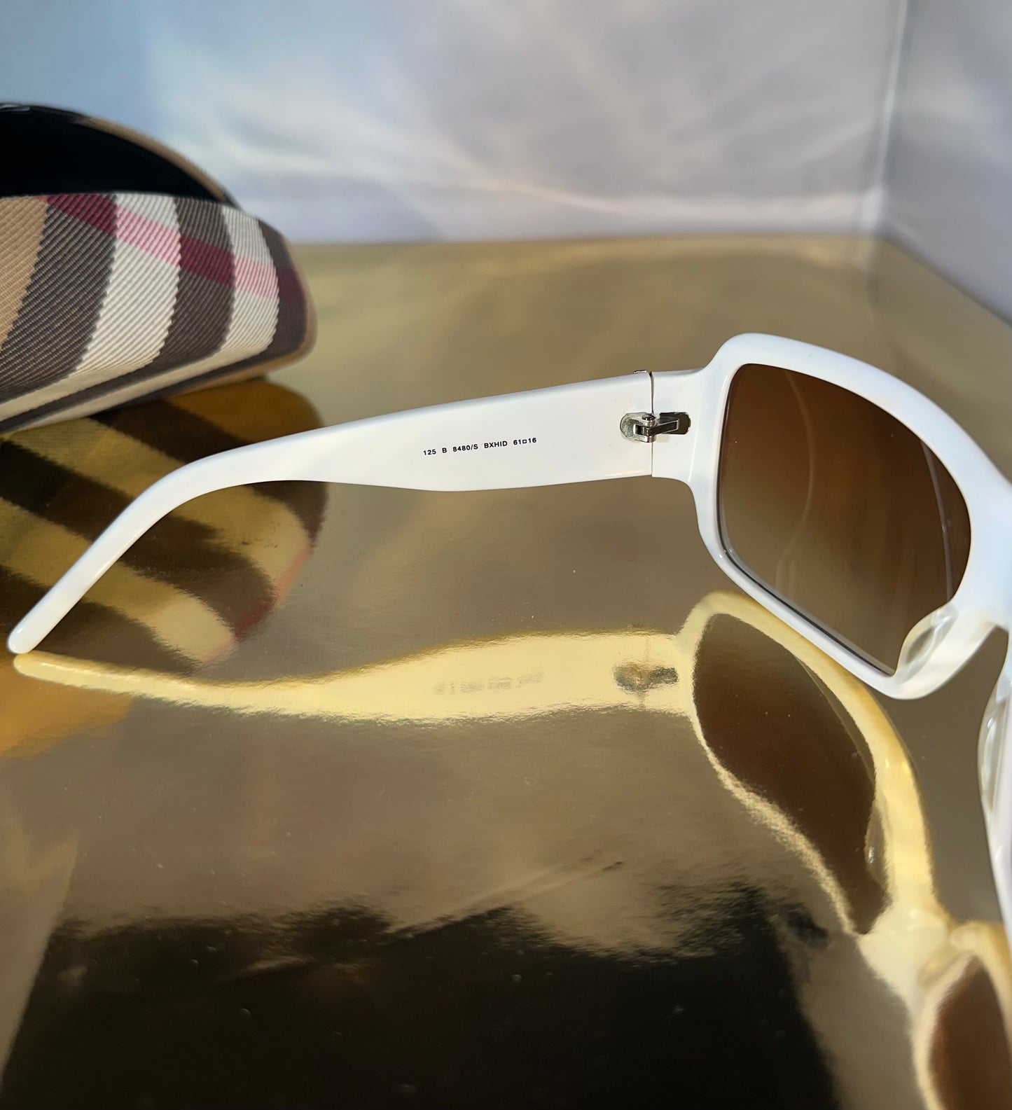 Lunettes de soleil oversize Burberry crème