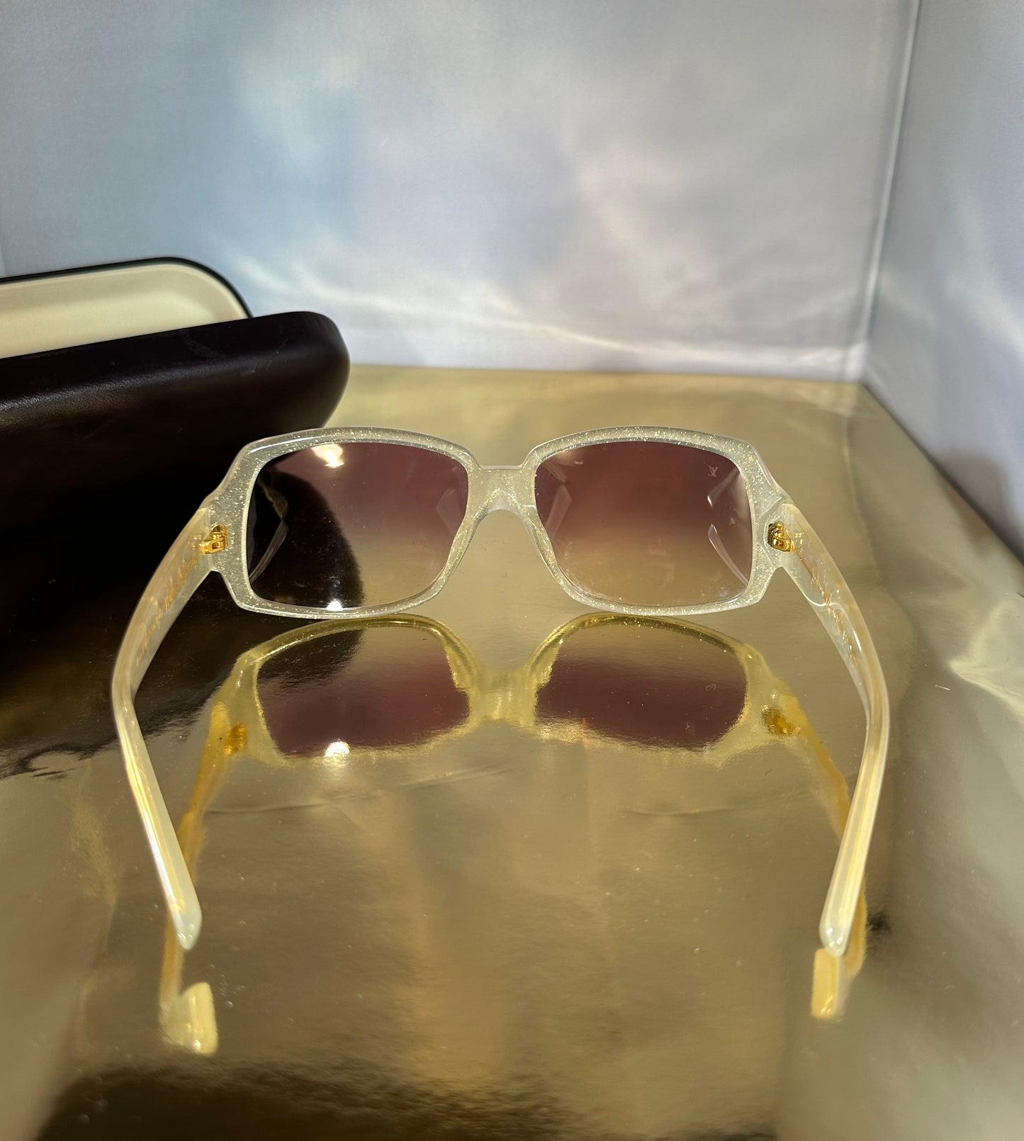 Lunettes de soleil Louis Vuitton crème