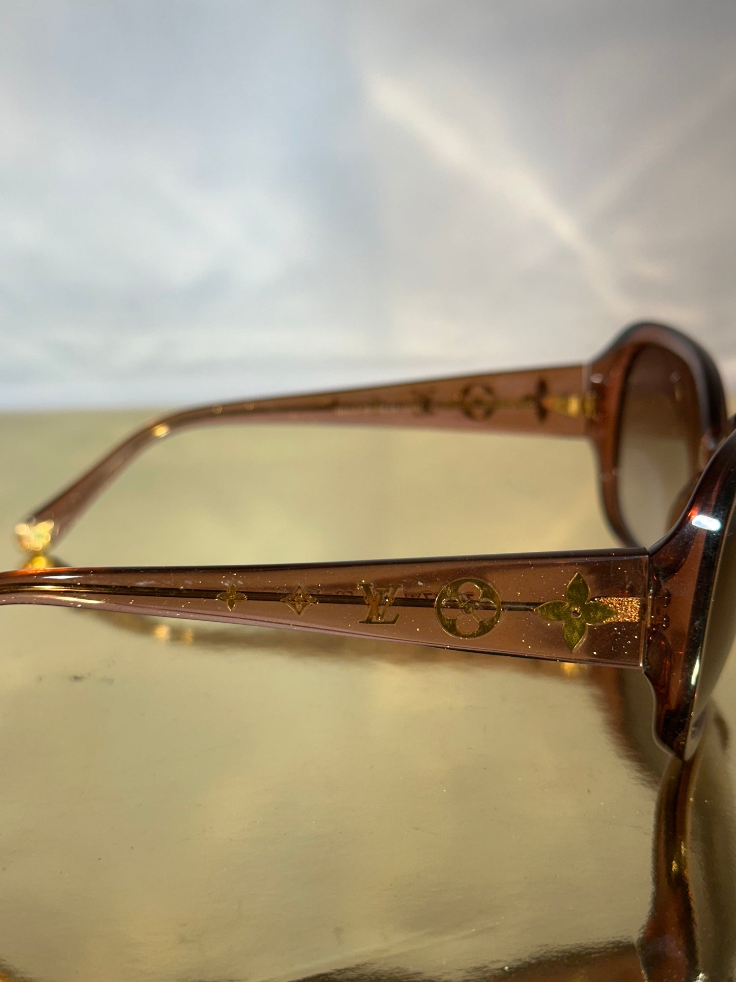 Zonnebril Louis Vuitton Obsession GM bruin glitters