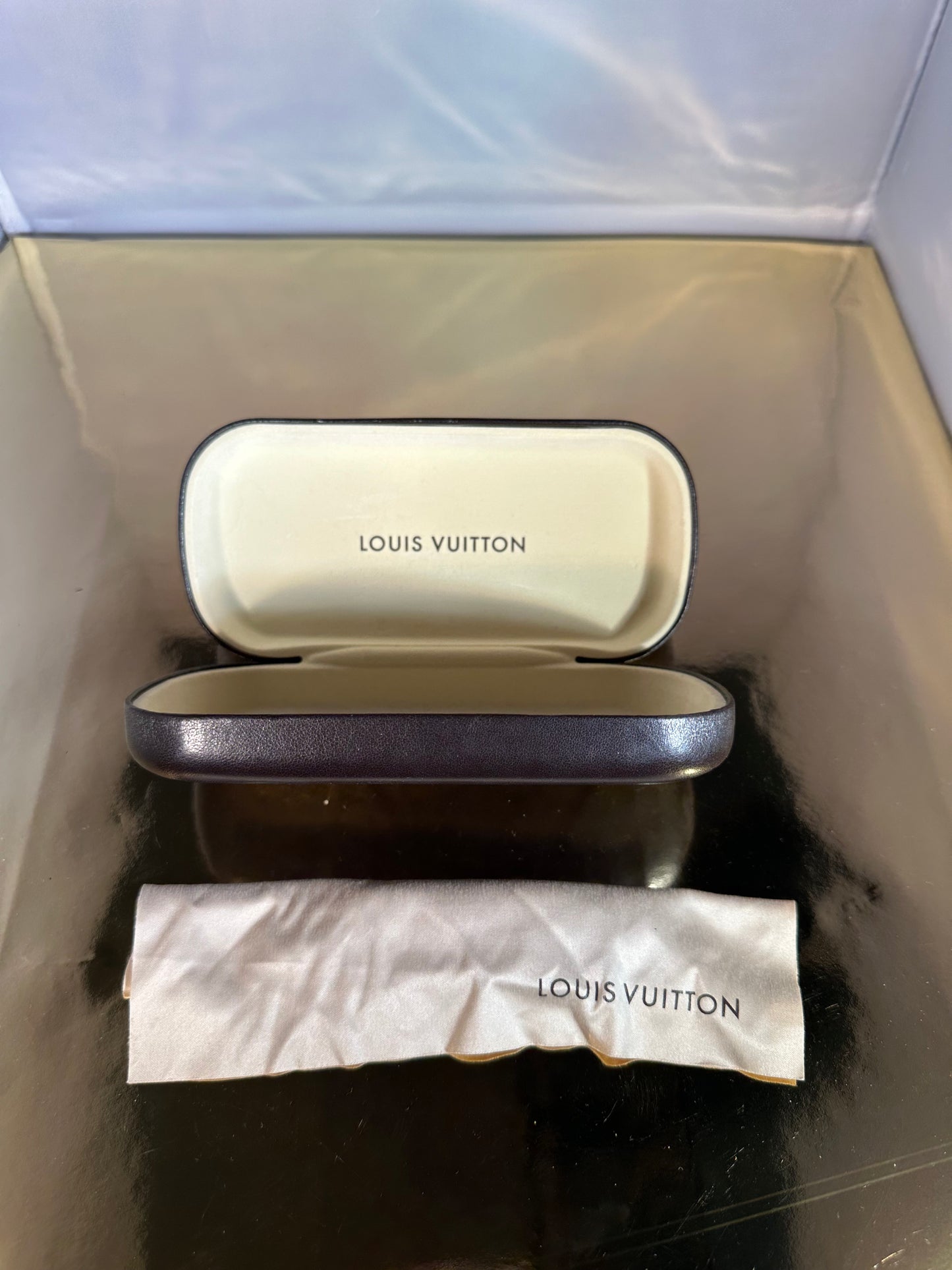 Zonnebril Louis Vuitton zwart - Iris PM