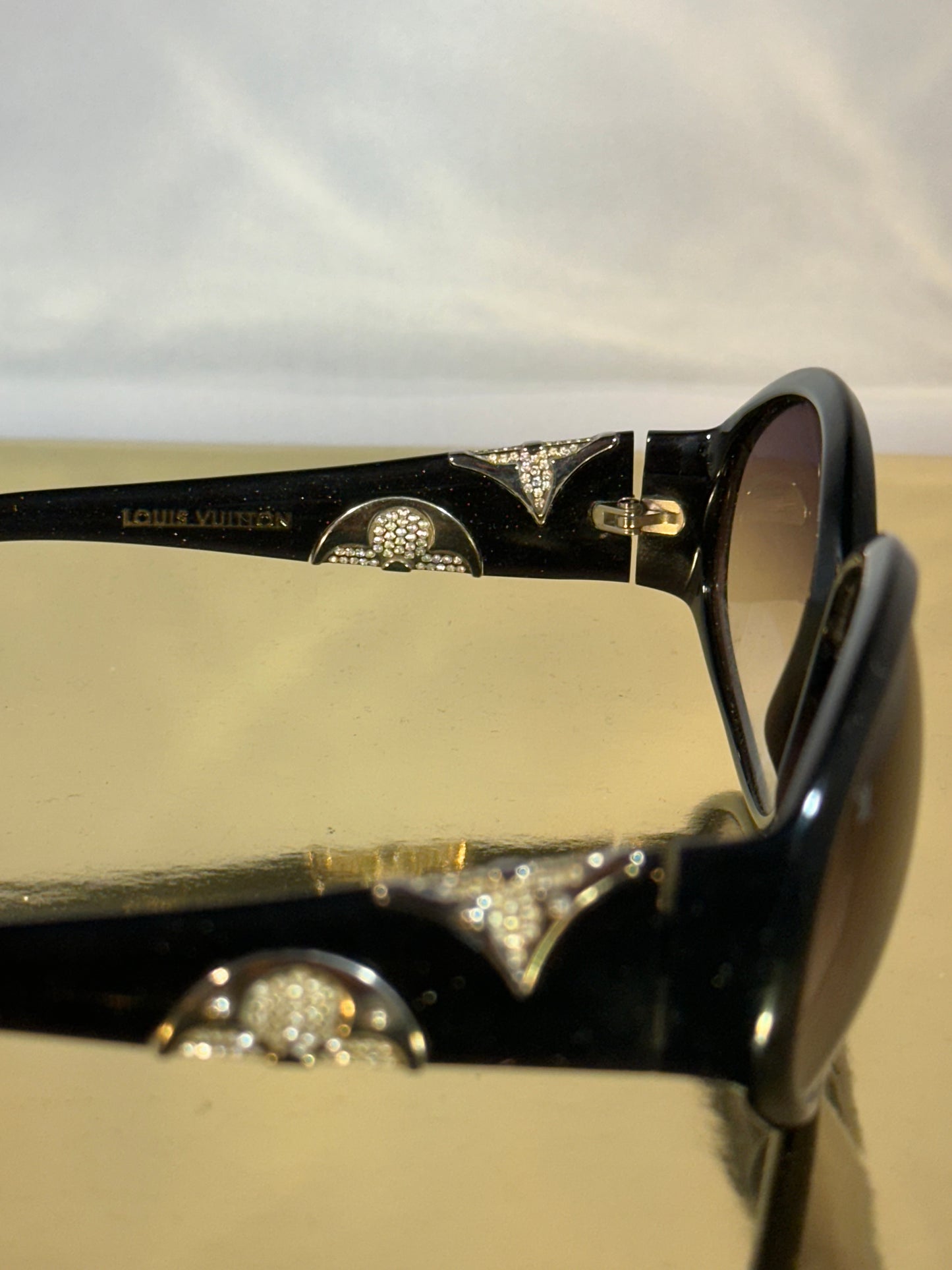 Zonnebril Louis Vuitton zwart - Iris PM