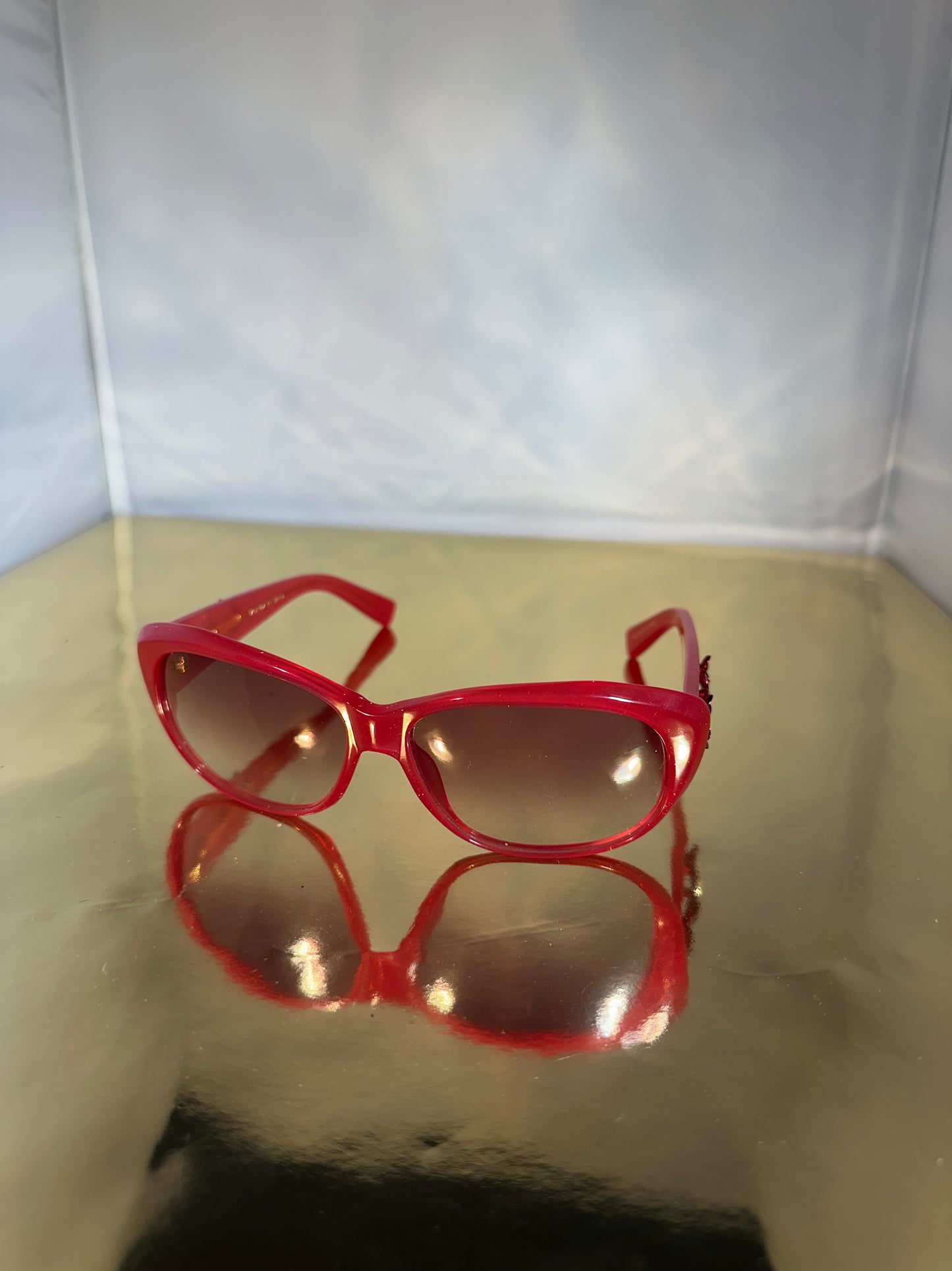 Zonnebril Louis Vuitton Fleur de Monogram rood