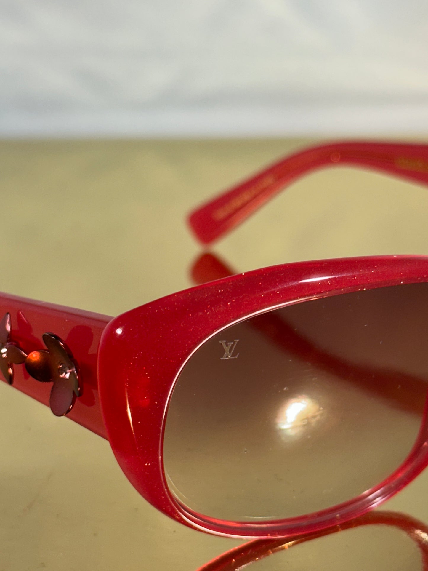 Zonnebril Louis Vuitton Fleur de Monogram rood