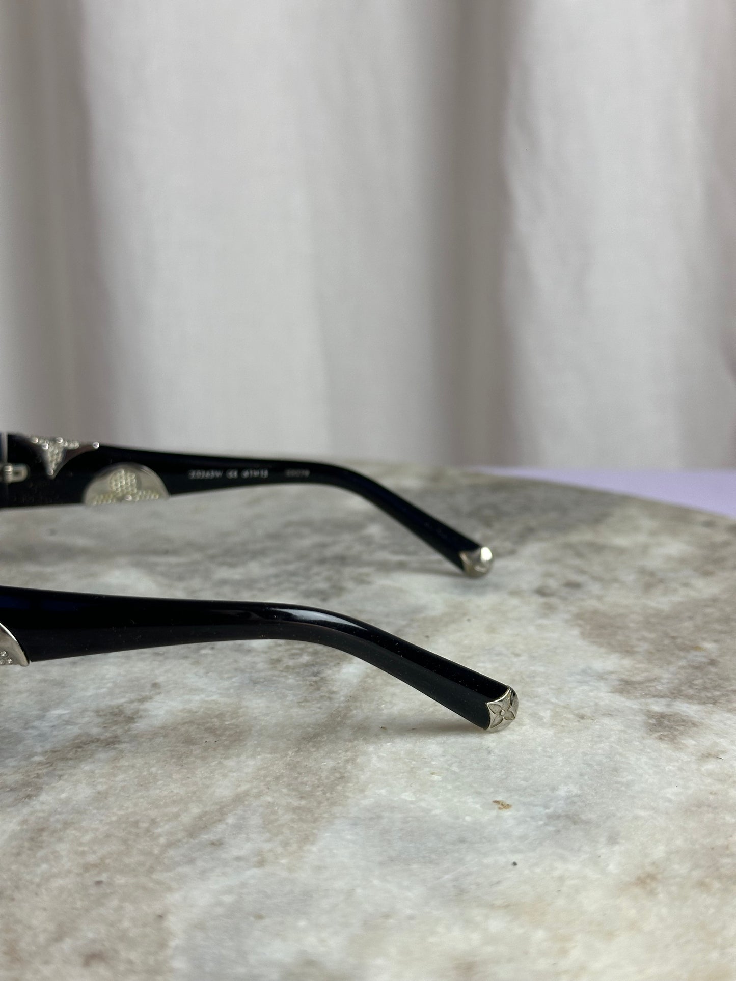 Zonnebril Louis Vuitton zwart - Iris PM