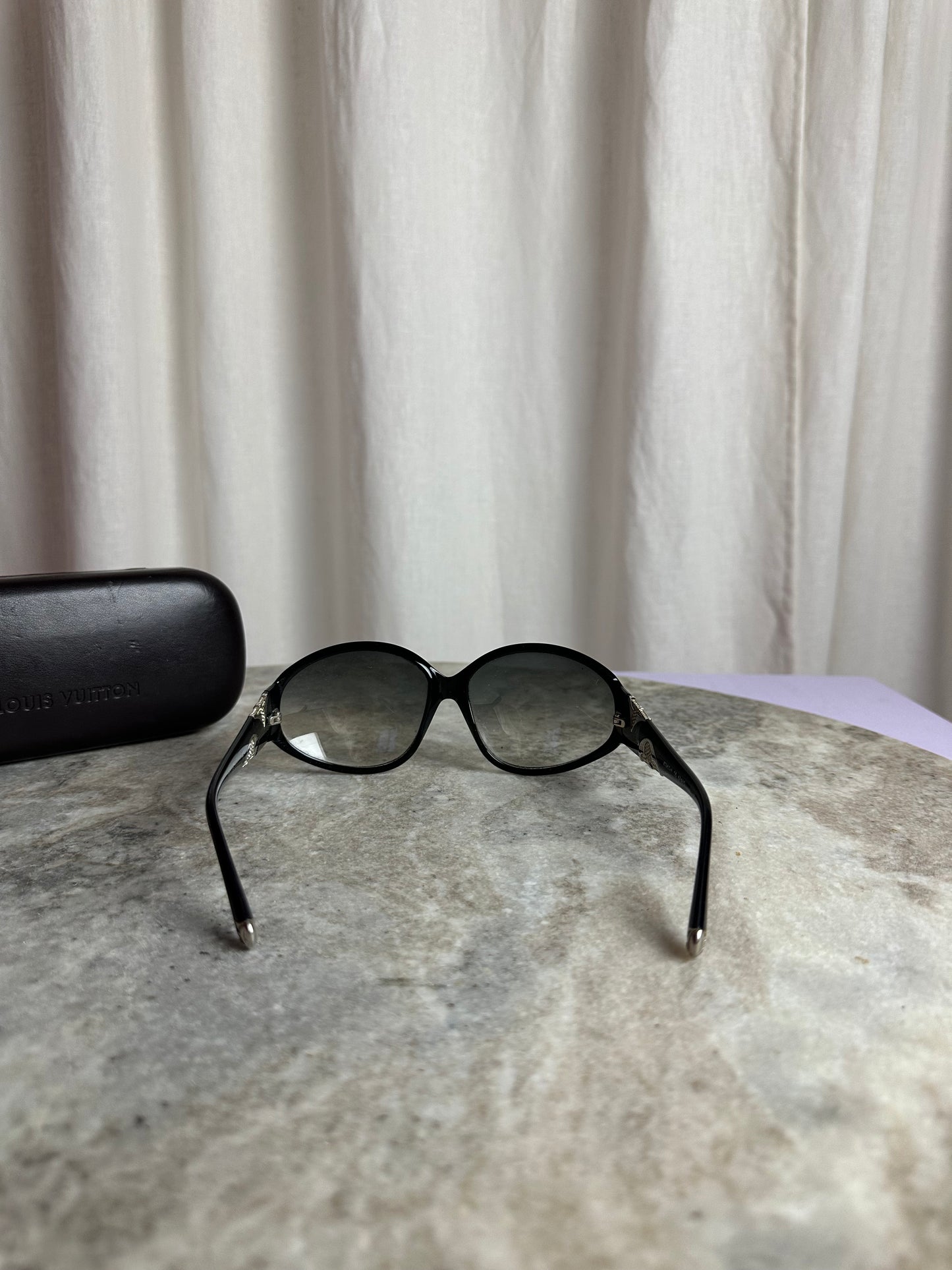 Zonnebril Louis Vuitton zwart - Iris PM