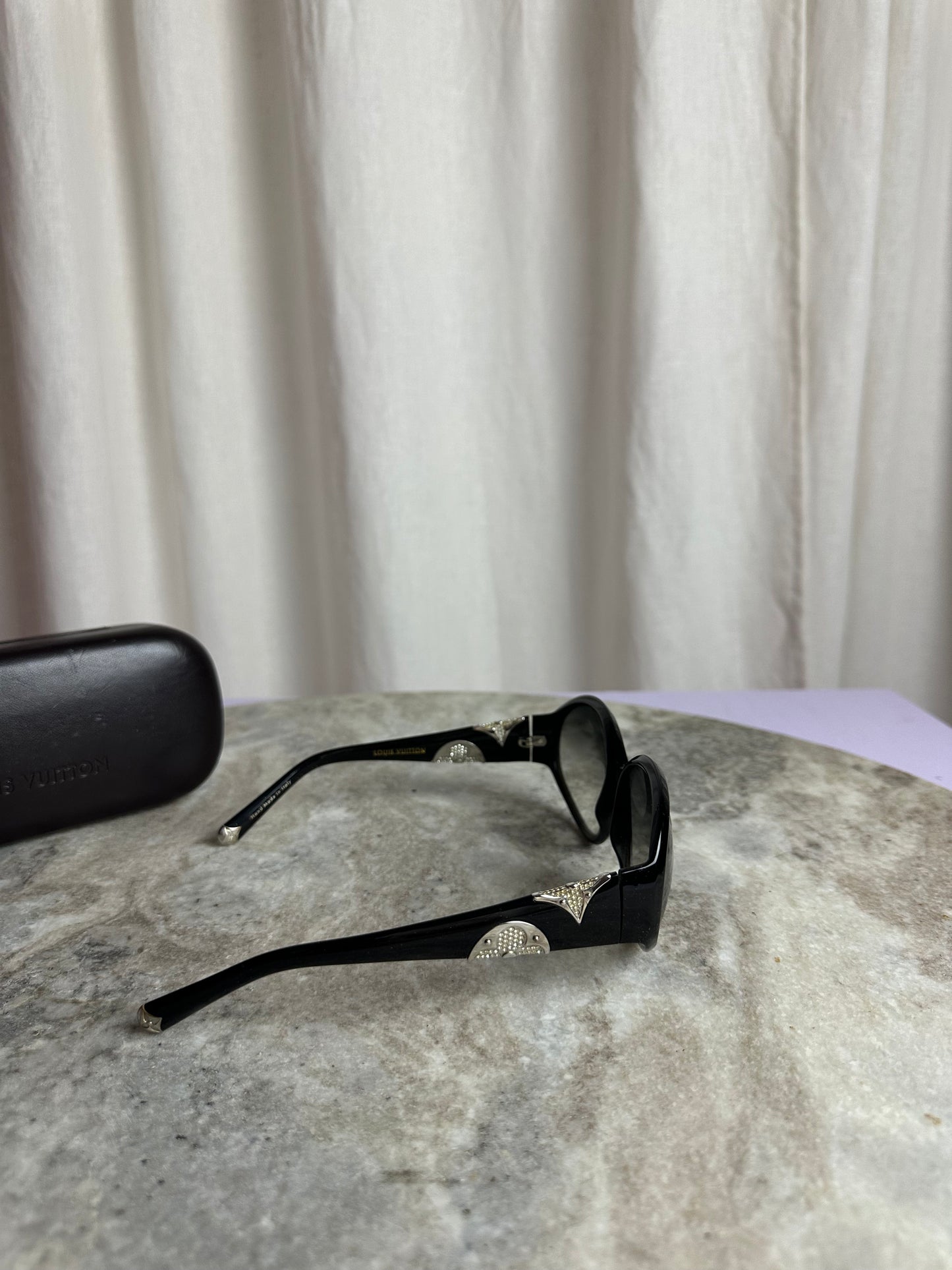Zonnebril Louis Vuitton zwart - Iris PM