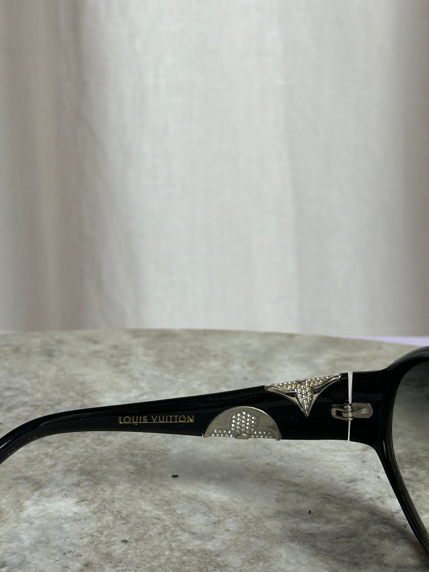 Zonnebril Louis Vuitton zwart - Iris PM