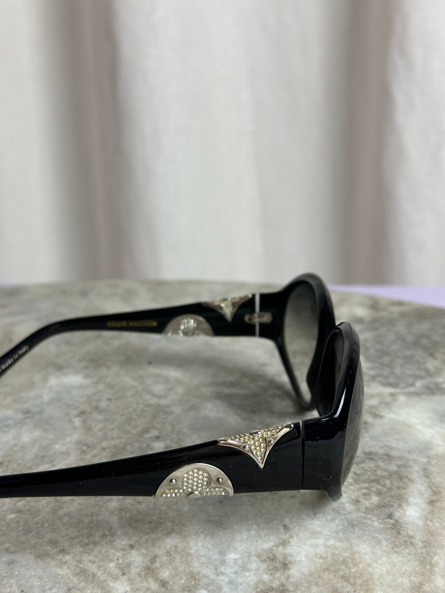 Zonnebril Louis Vuitton zwart - Iris PM