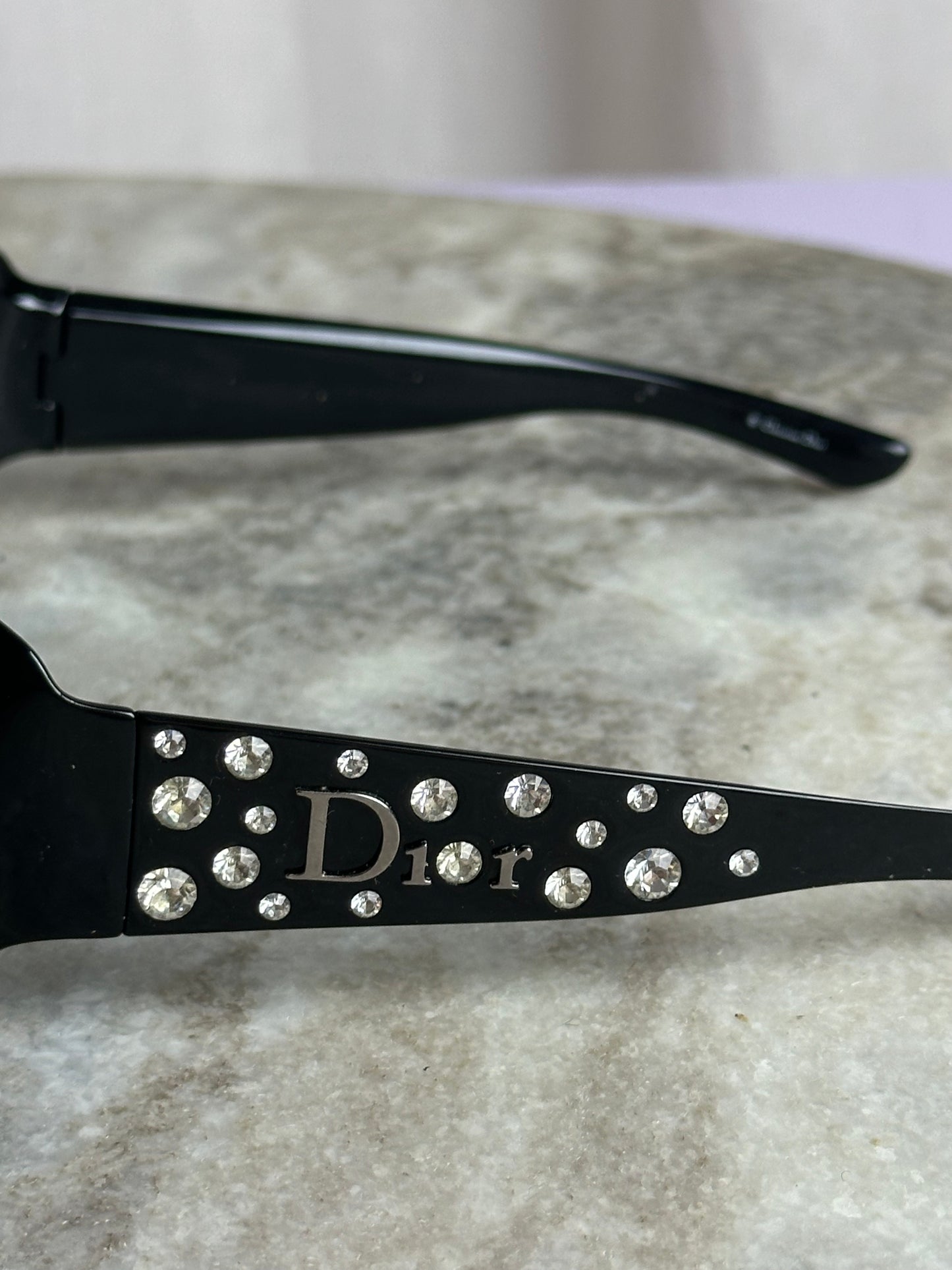 Zonnebril Dior– zwart montuur met strass