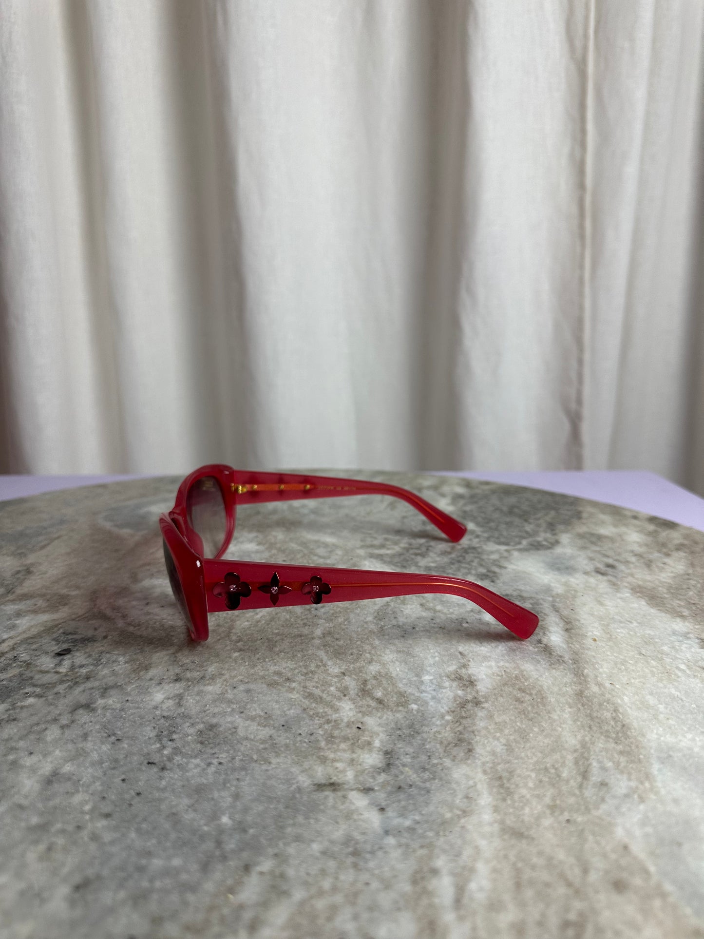 Zonnebril Louis Vuitton Fleur de Monogram rood
