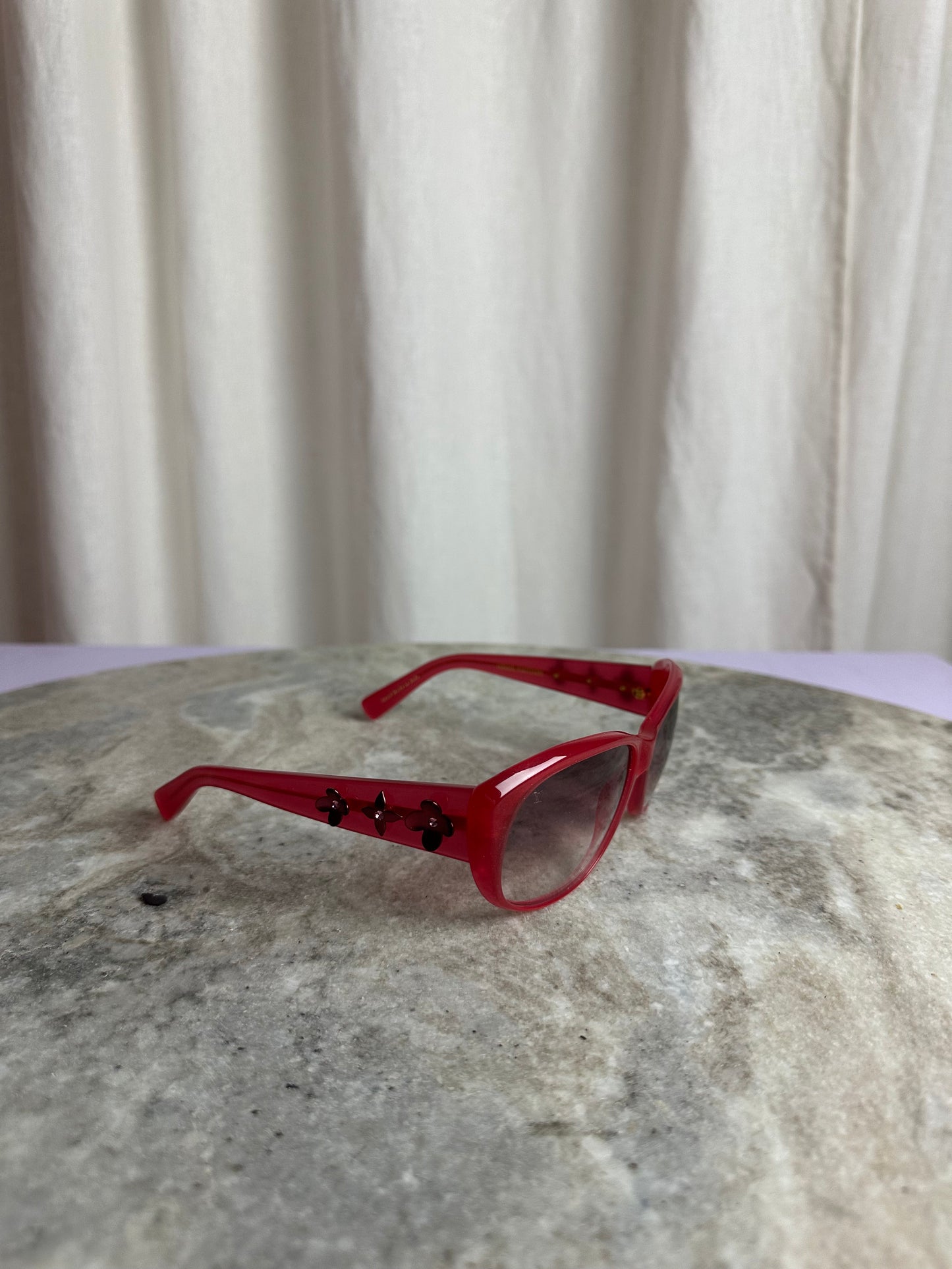 Zonnebril Louis Vuitton Fleur de Monogram rood