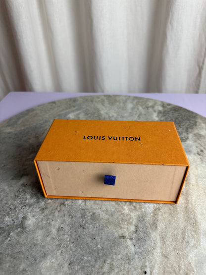 Louis Vuitton zonnebril – rood montuur met Monogram strass details