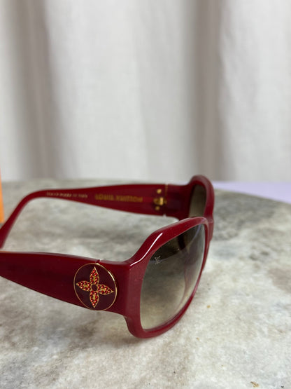 Louis Vuitton zonnebril – rood montuur met Monogram strass details