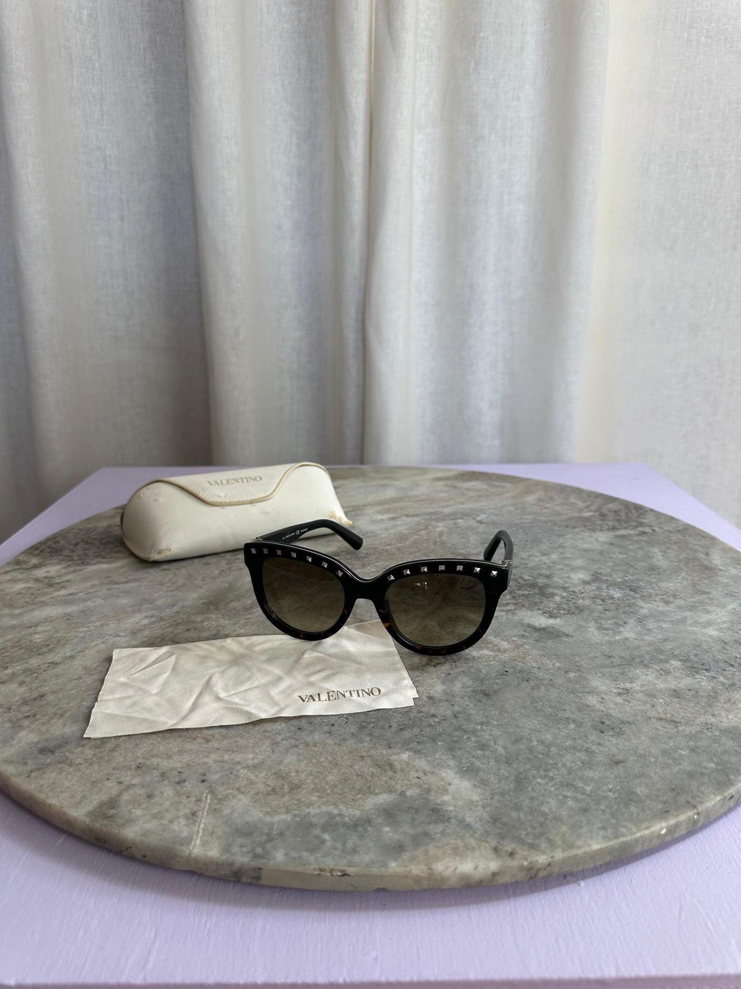 Zonnebril Valentino studs