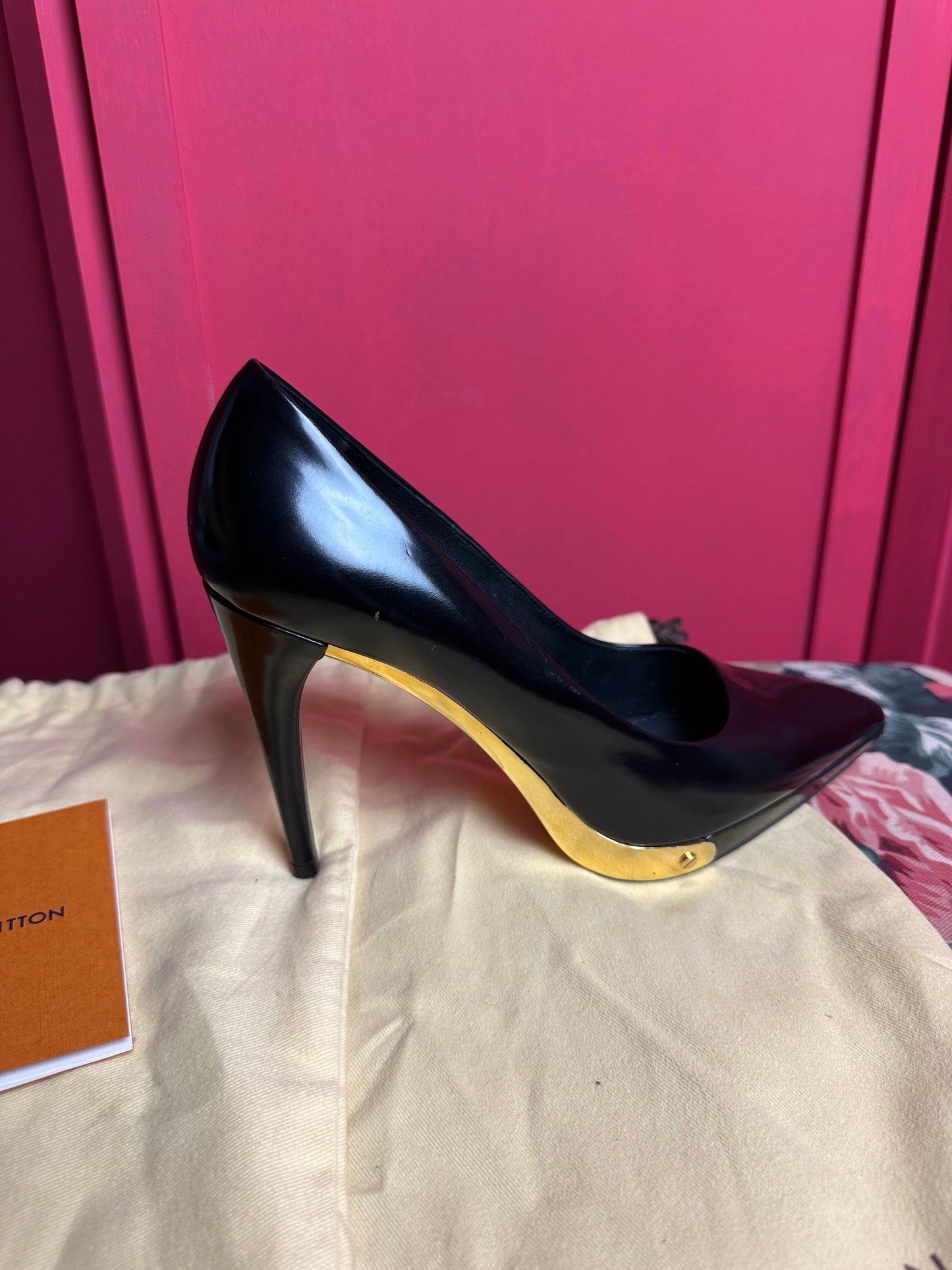 Pumps Louis Vuitton zwart&goud - Maat 38