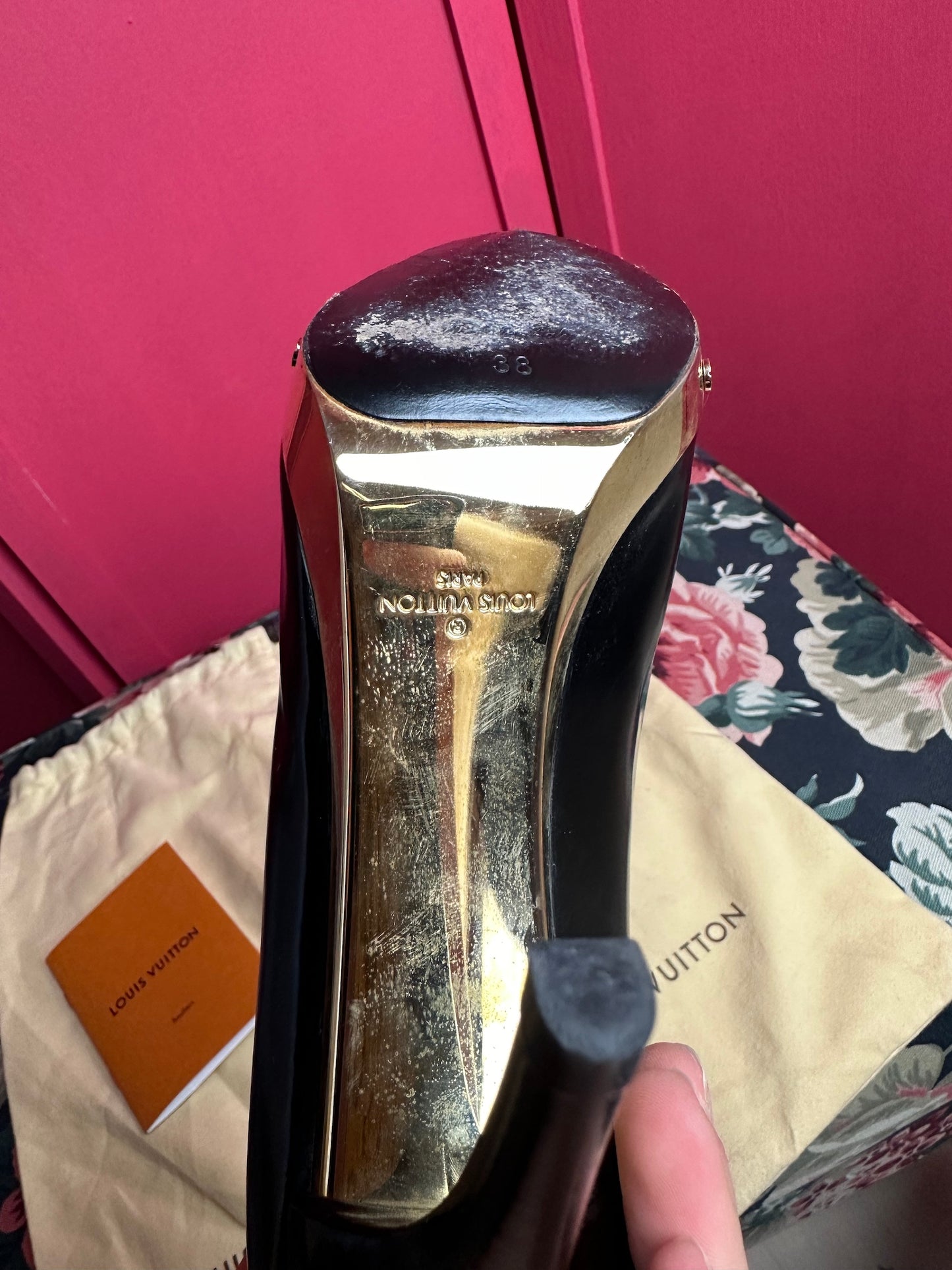 Pumps Louis Vuitton zwart&goud - Maat 38