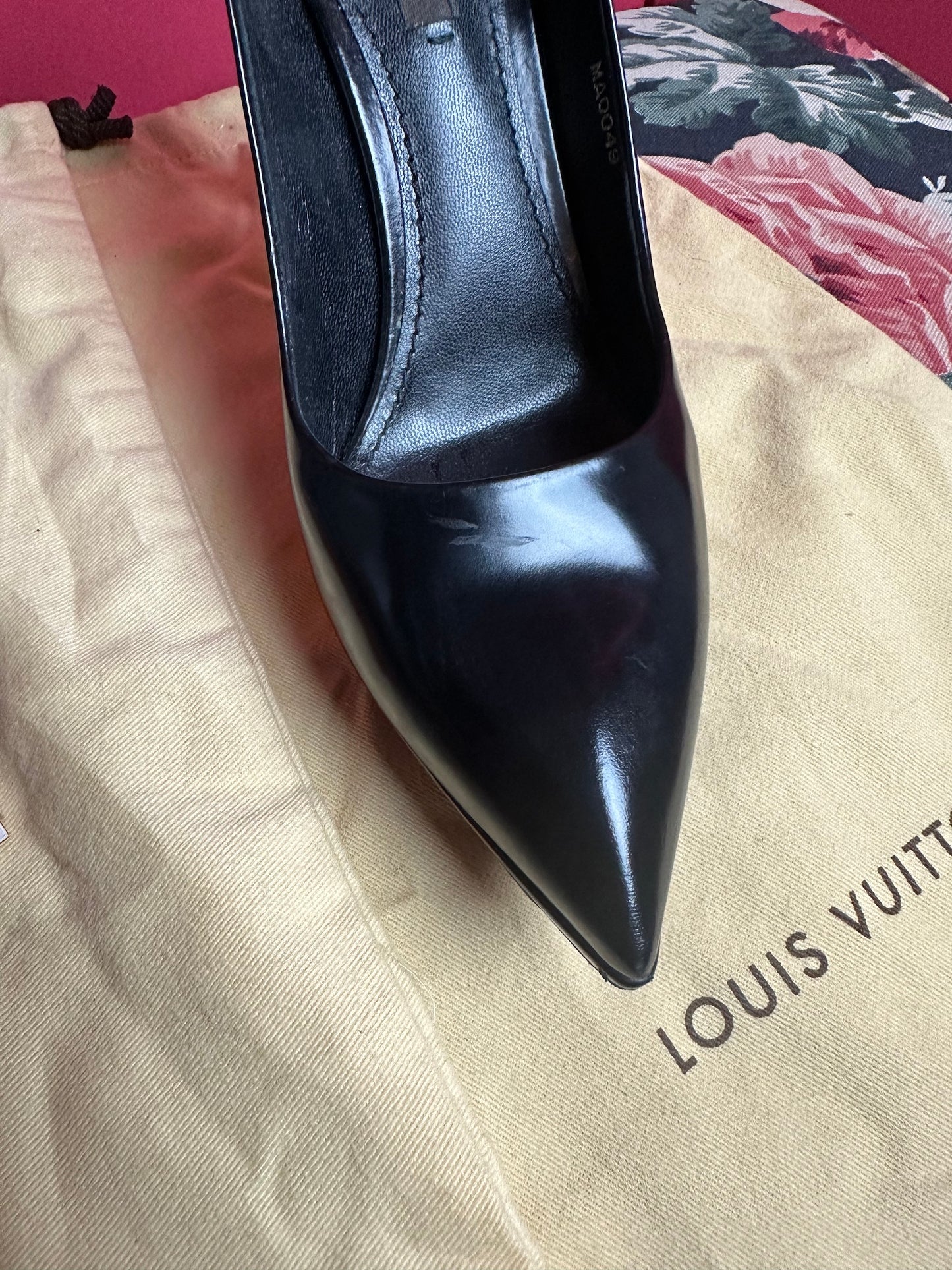 Pumps Louis Vuitton zwart&goud - Maat 38