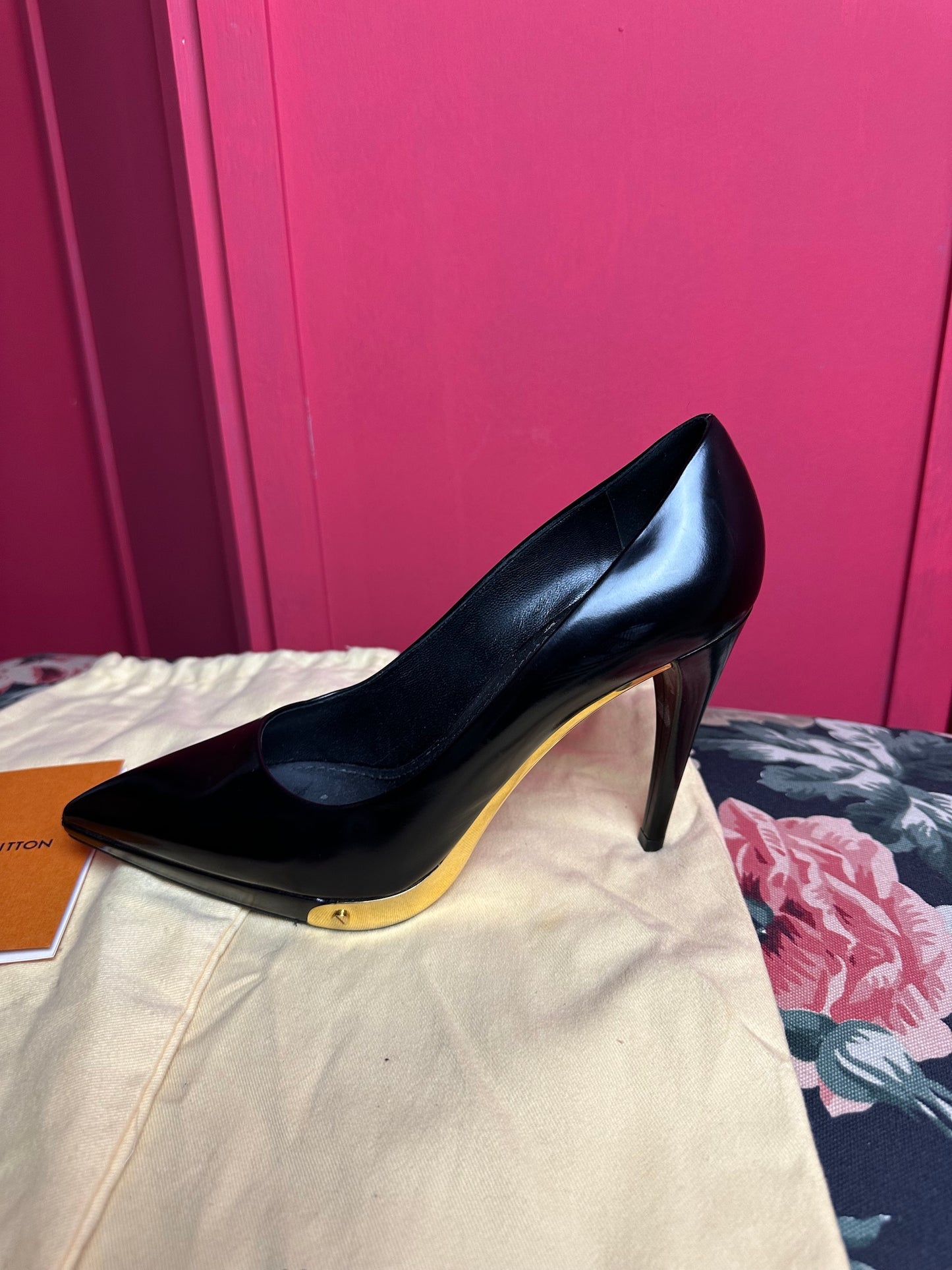 Pumps Louis Vuitton zwart&goud - Maat 38