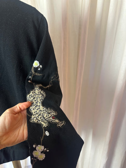 Jas Eksept bomber borduursels zwart,zachtgeel maat XL