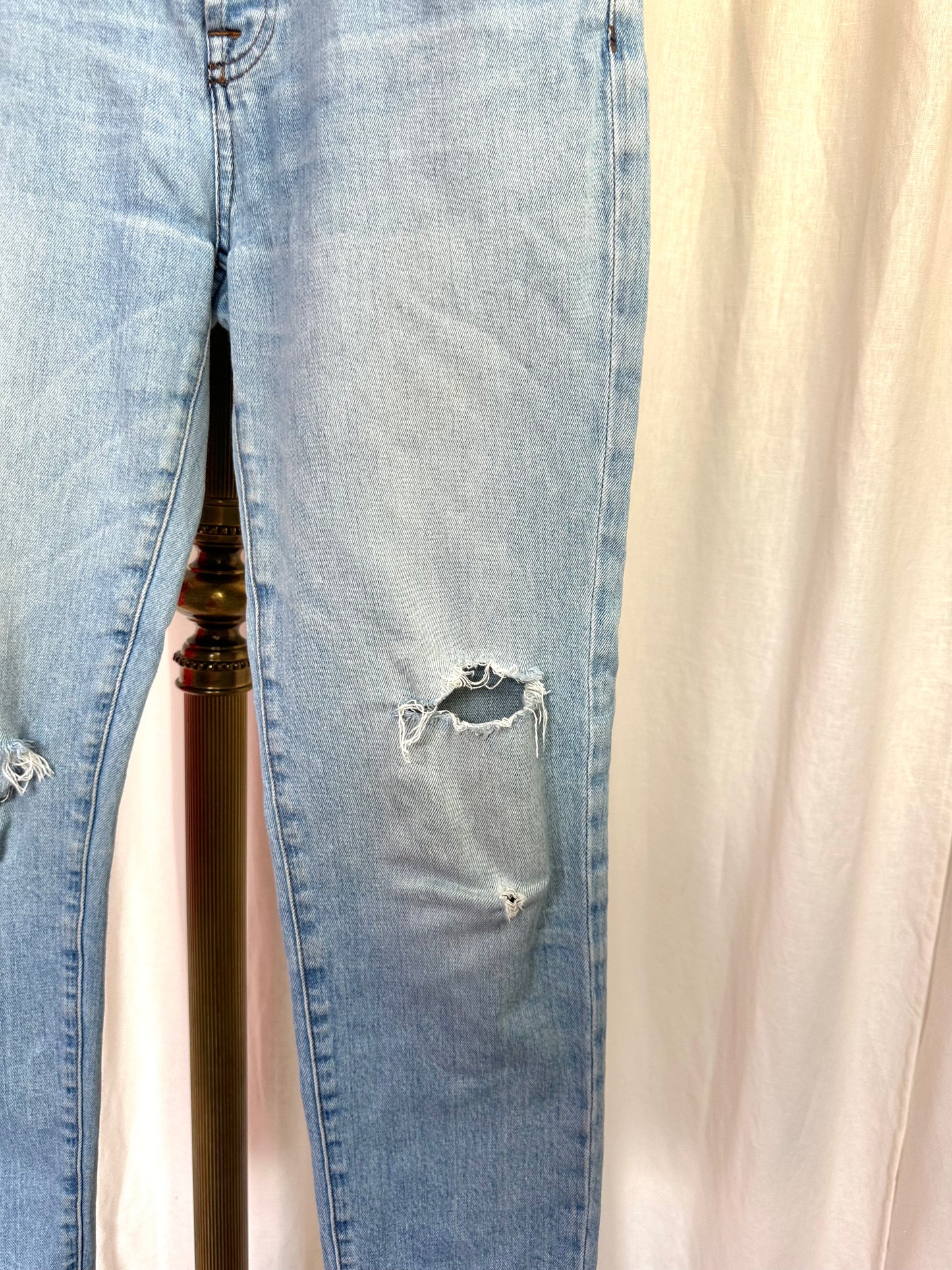 Jeans 7ForAllMankind lichtblauw damaged maat 25