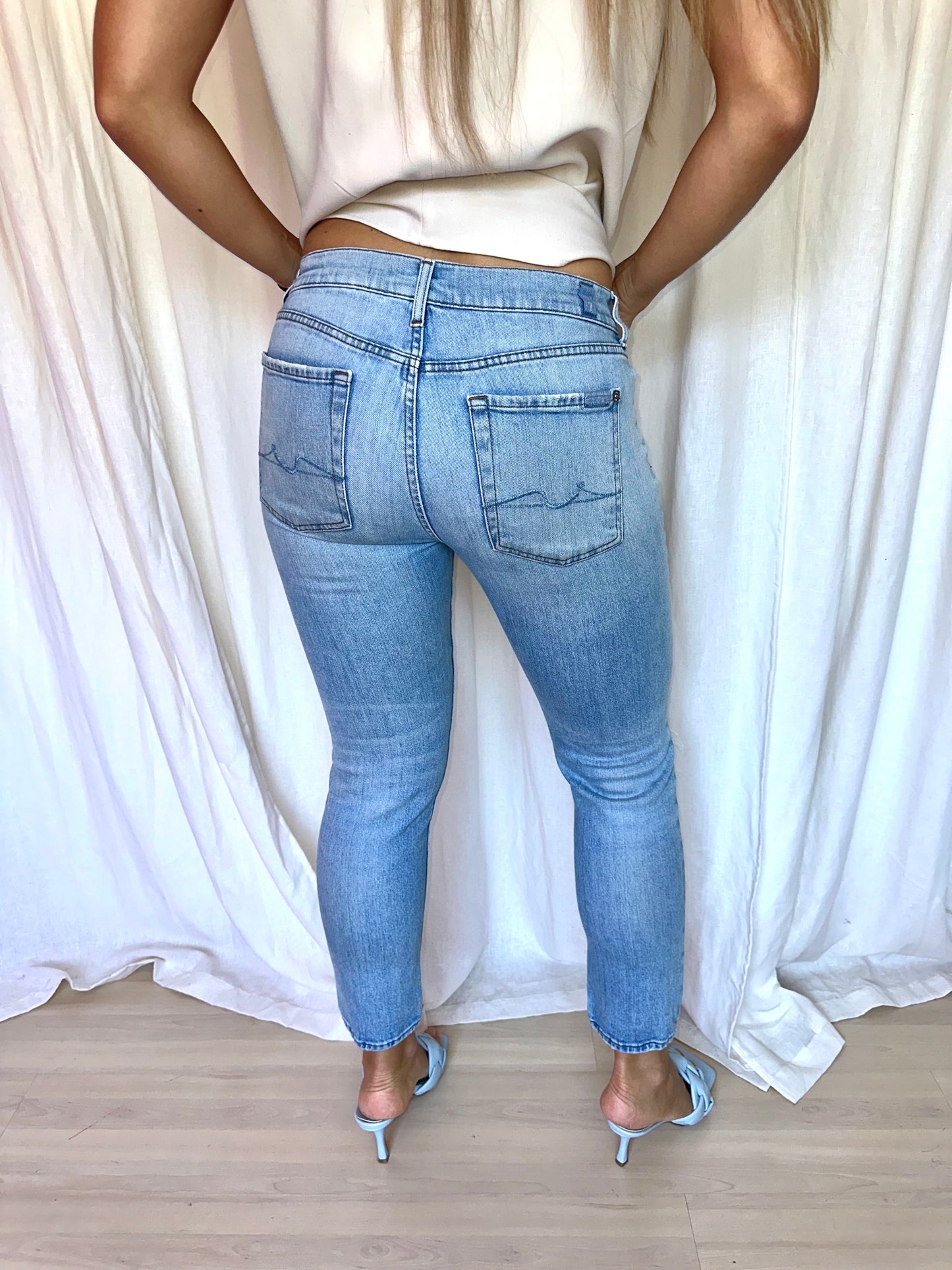 Jeans 7ForAllMankind lichtblauw damaged maat 25