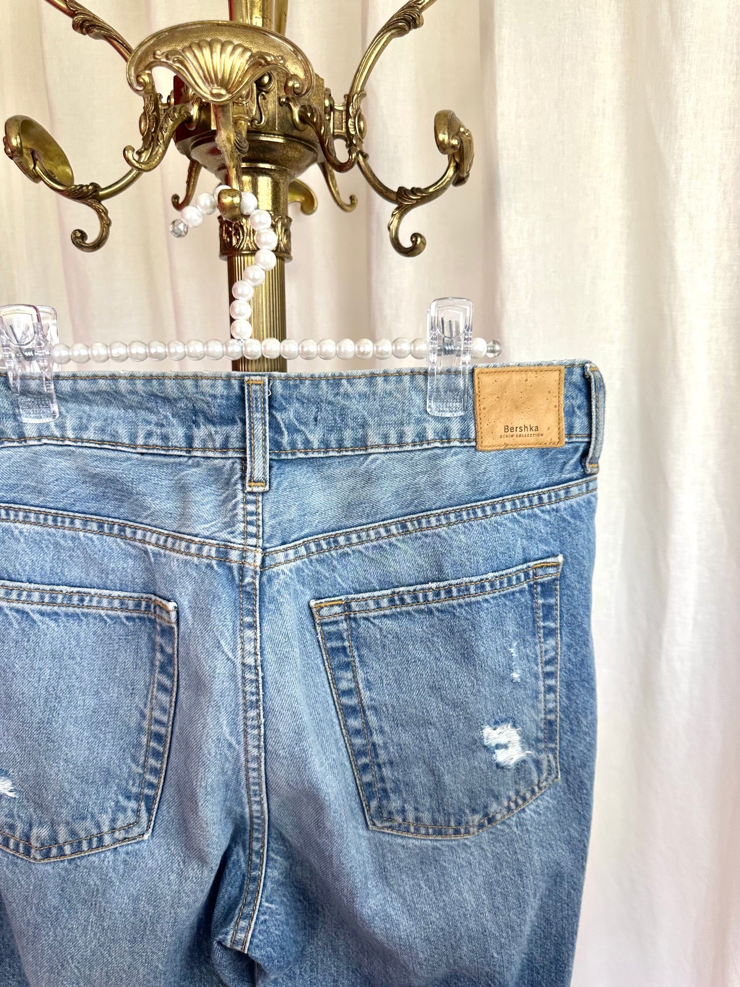 Jeans Bershka blauw damaged maat 38