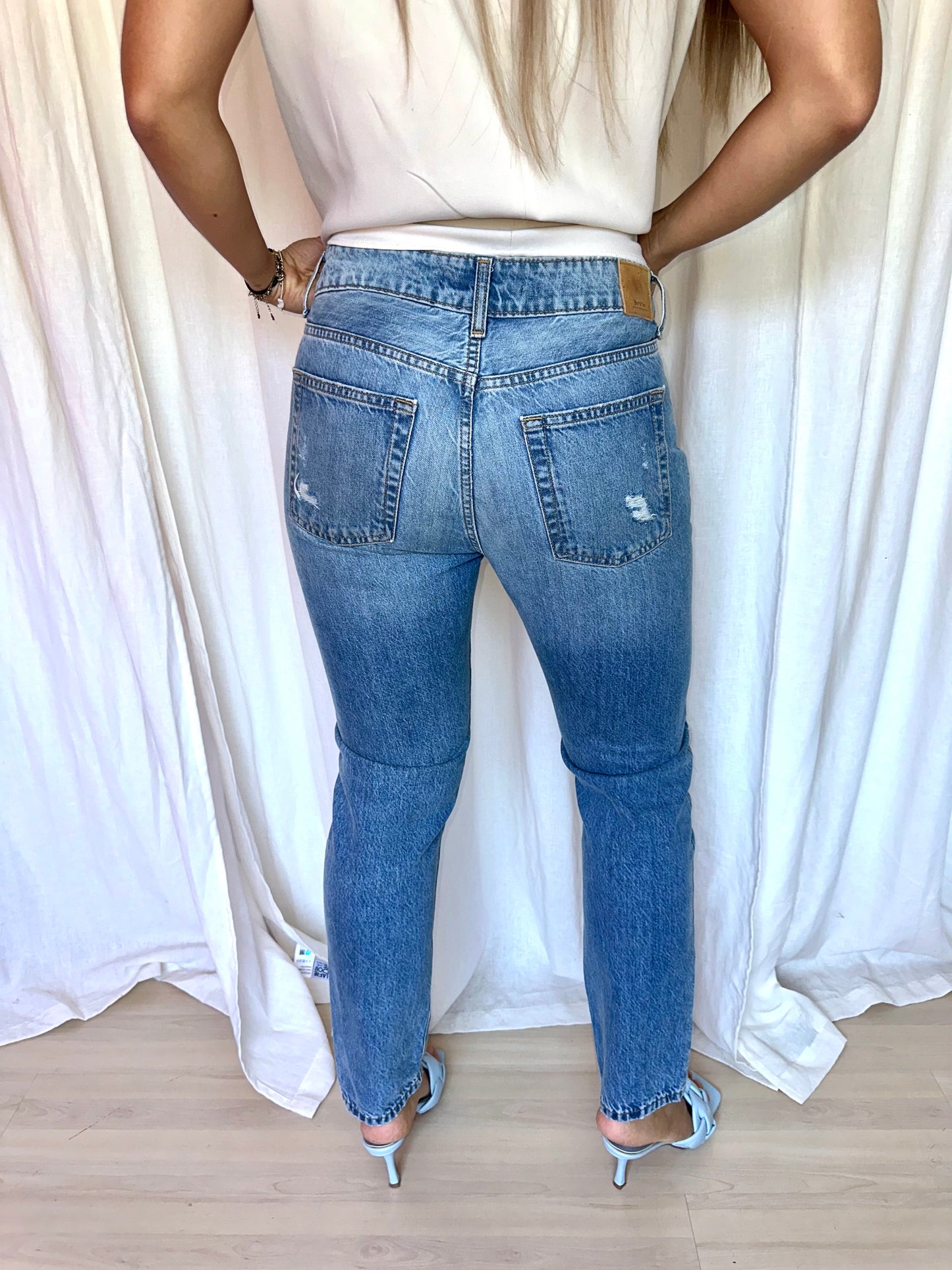 Jeans Bershka blauw damaged maat 38