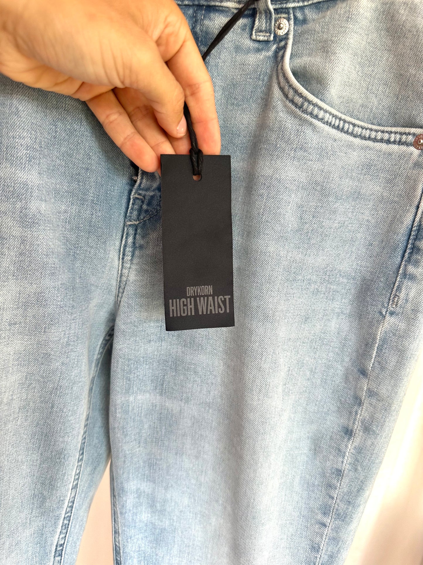 Jeans Drykorn flair lichtblauw maat 31 lengte 34
