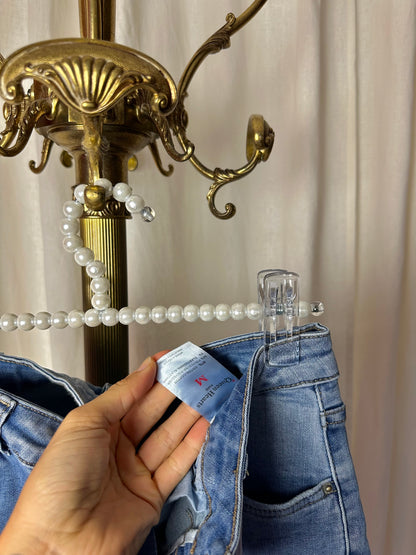Jeans Queen Hearts damaged lichtblauw maat M