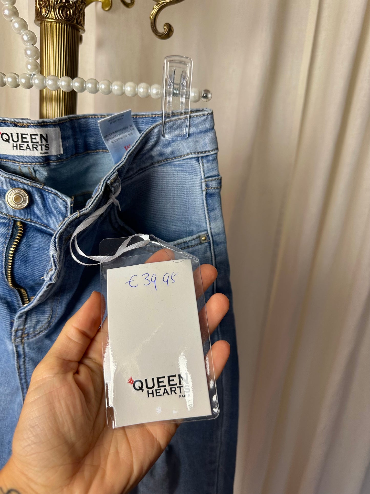Jeans Queen Hearts damaged lichtblauw maat M