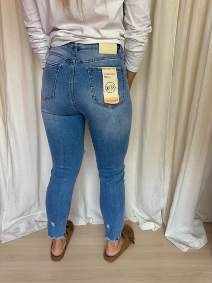 Jeans Queen Hearts damaged lichtblauw maat M
