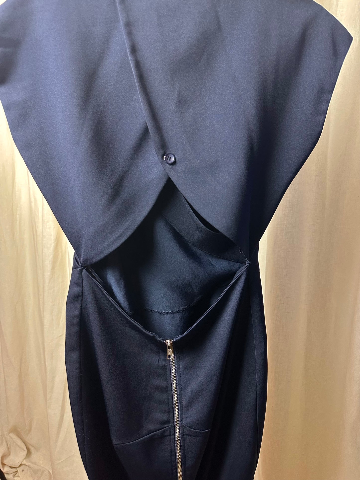 Jurk Nikkie open rug donkerblauw maat 36