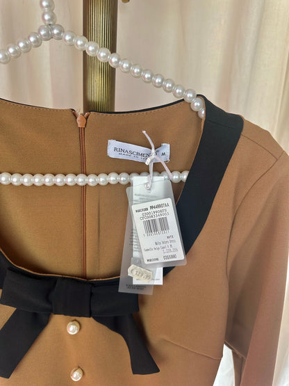Jurk Rinascimento parels camel maat M