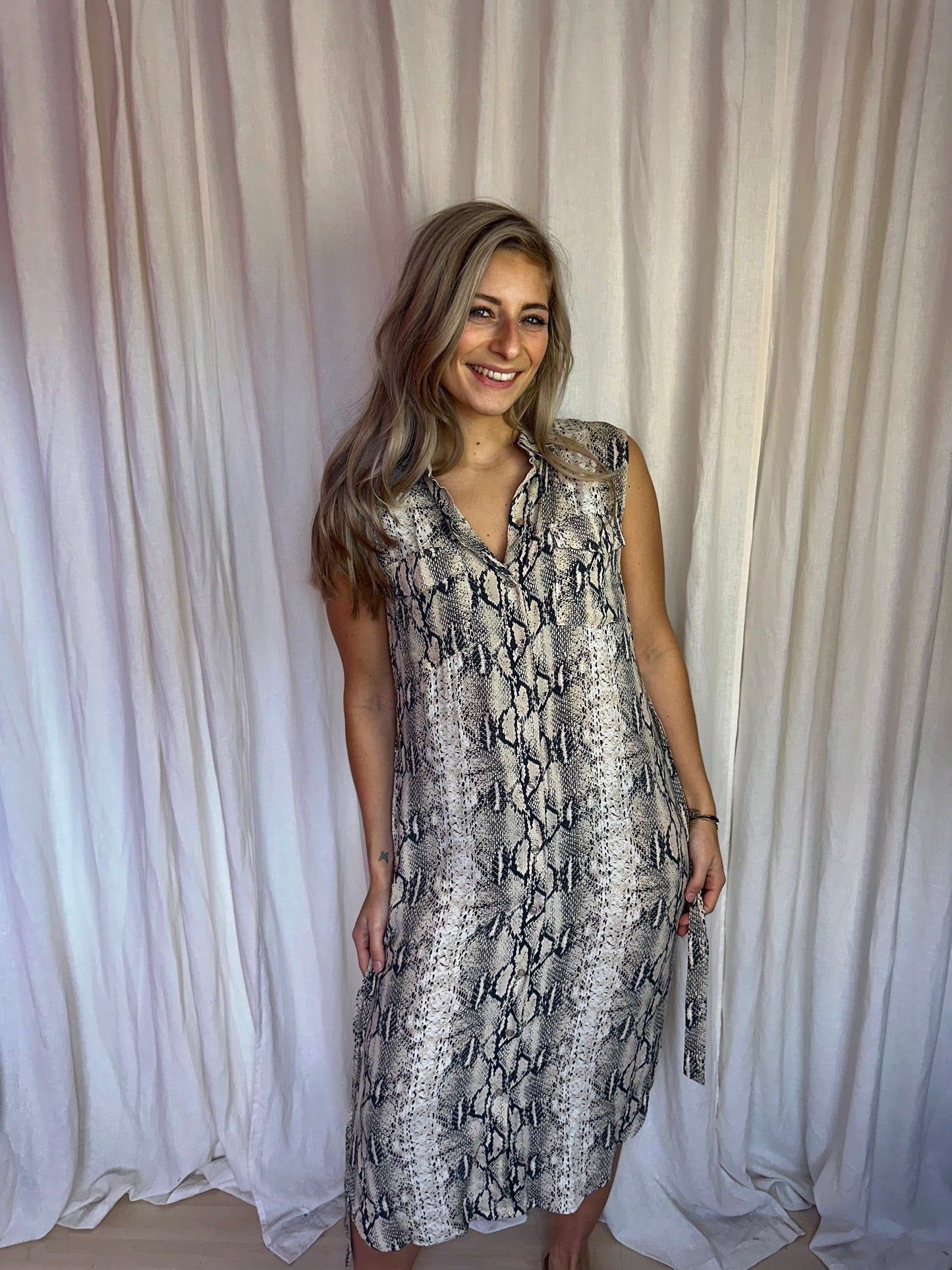 Jurk Set mouwloos slangenprint - Maat 38