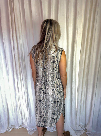 Jurk Set mouwloos slangenprint - Maat 38