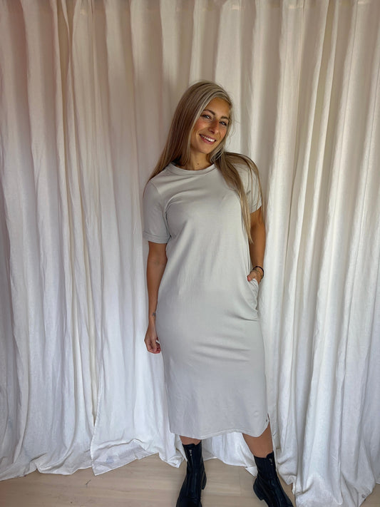 Jurk ZUSSS maxi beige maat S