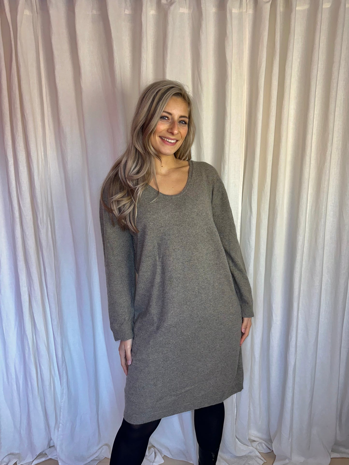 Jurk gebreid SET taupe - Maat L
