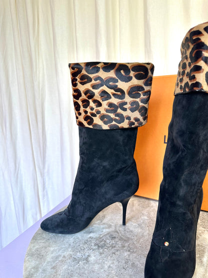 Laarzen Louis Vuitton suede zwart/ panterprint - Maat 39