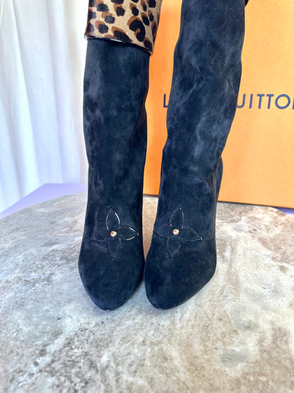 Laarzen Louis Vuitton suede zwart/ panterprint - Maat 39