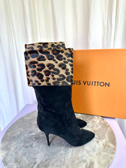 Laarzen Louis Vuitton suede zwart/ panterprint - Maat 39