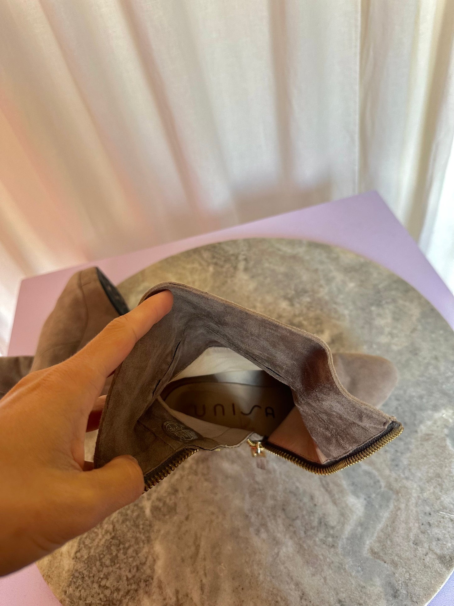 Laarzen Unisa suede hak taupe maat 37