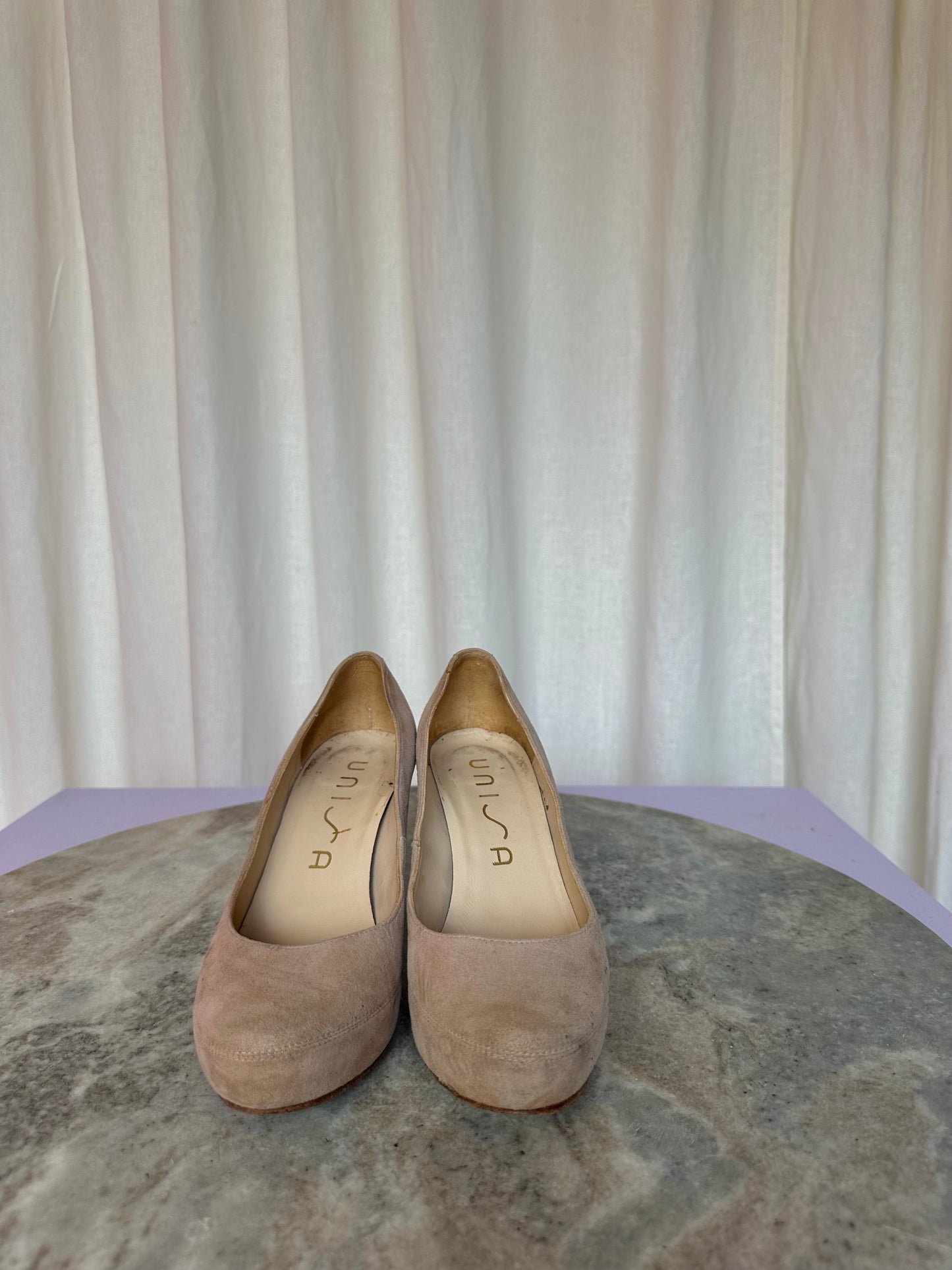 Pumps Unisa hakken suede beige maat 36