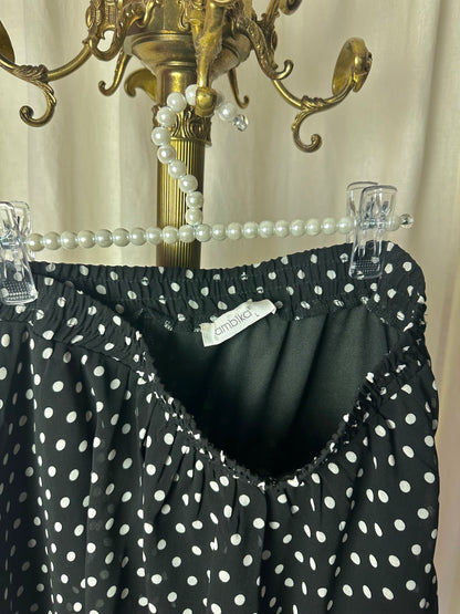 Rok Ambika stippen zwart,wit maat L