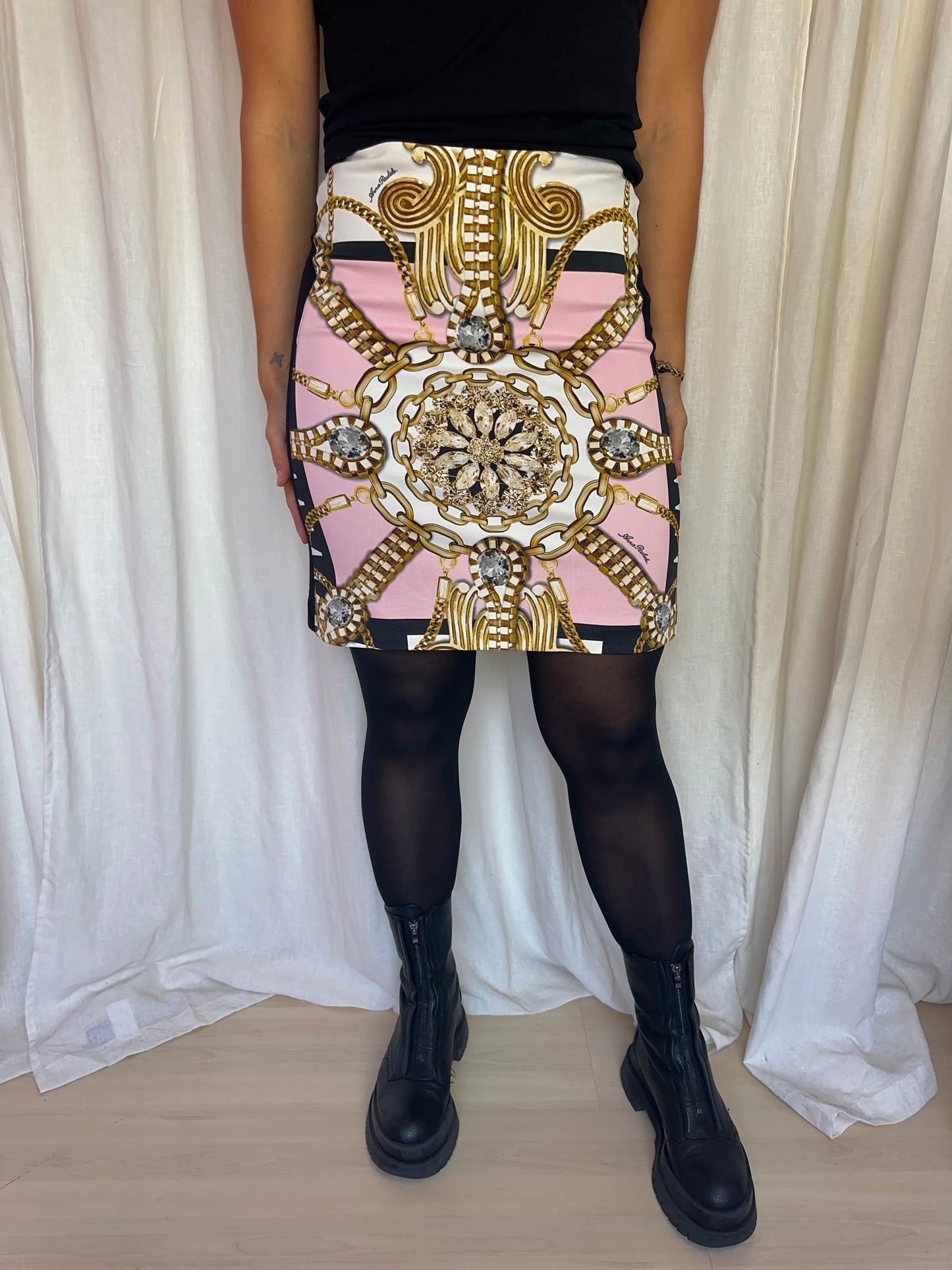 Rok Anna Rachele print kettingen goud,roze,zwart maat 40