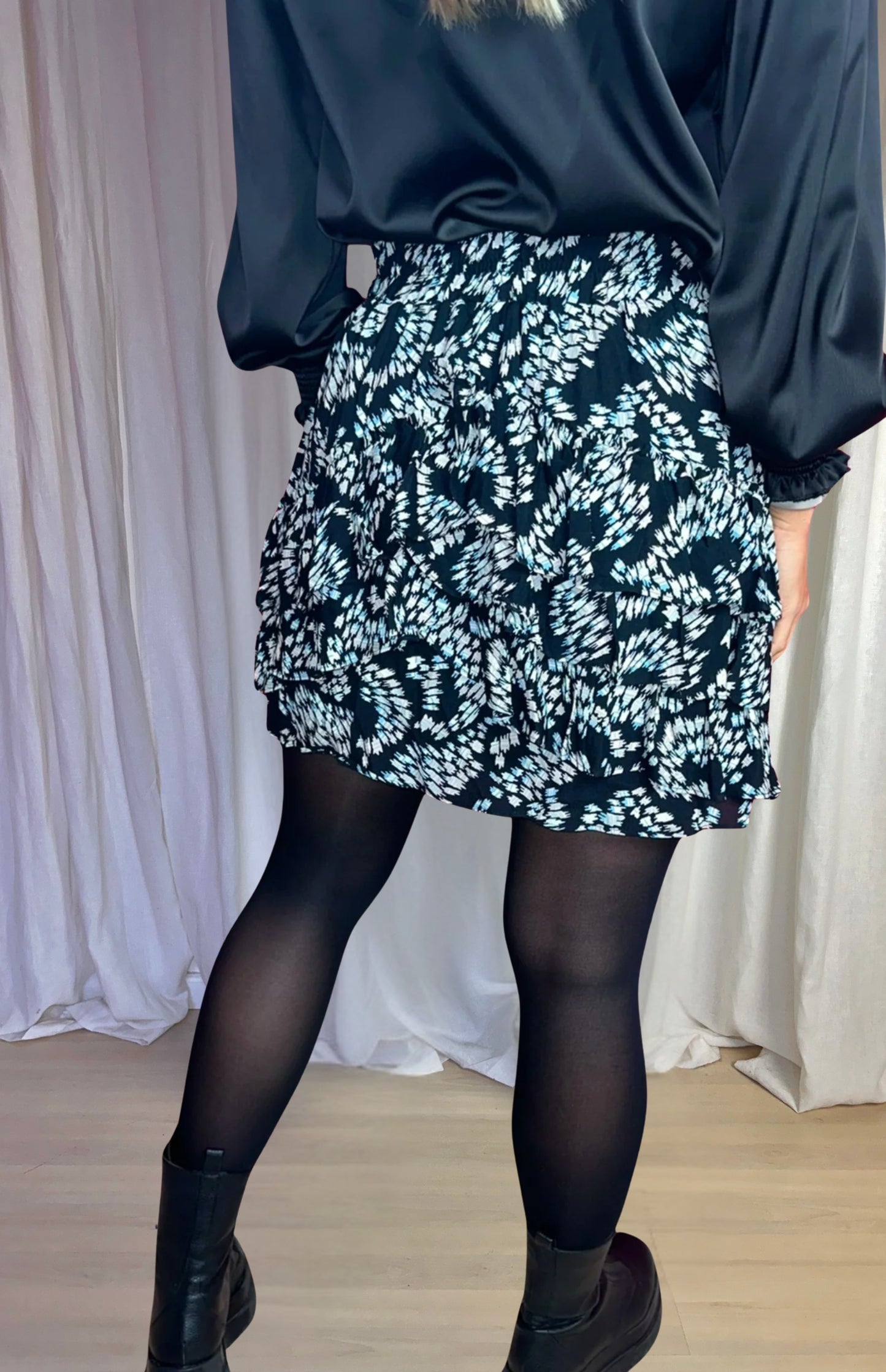 Rok Berenice print zwart, turquoise, wit maat L