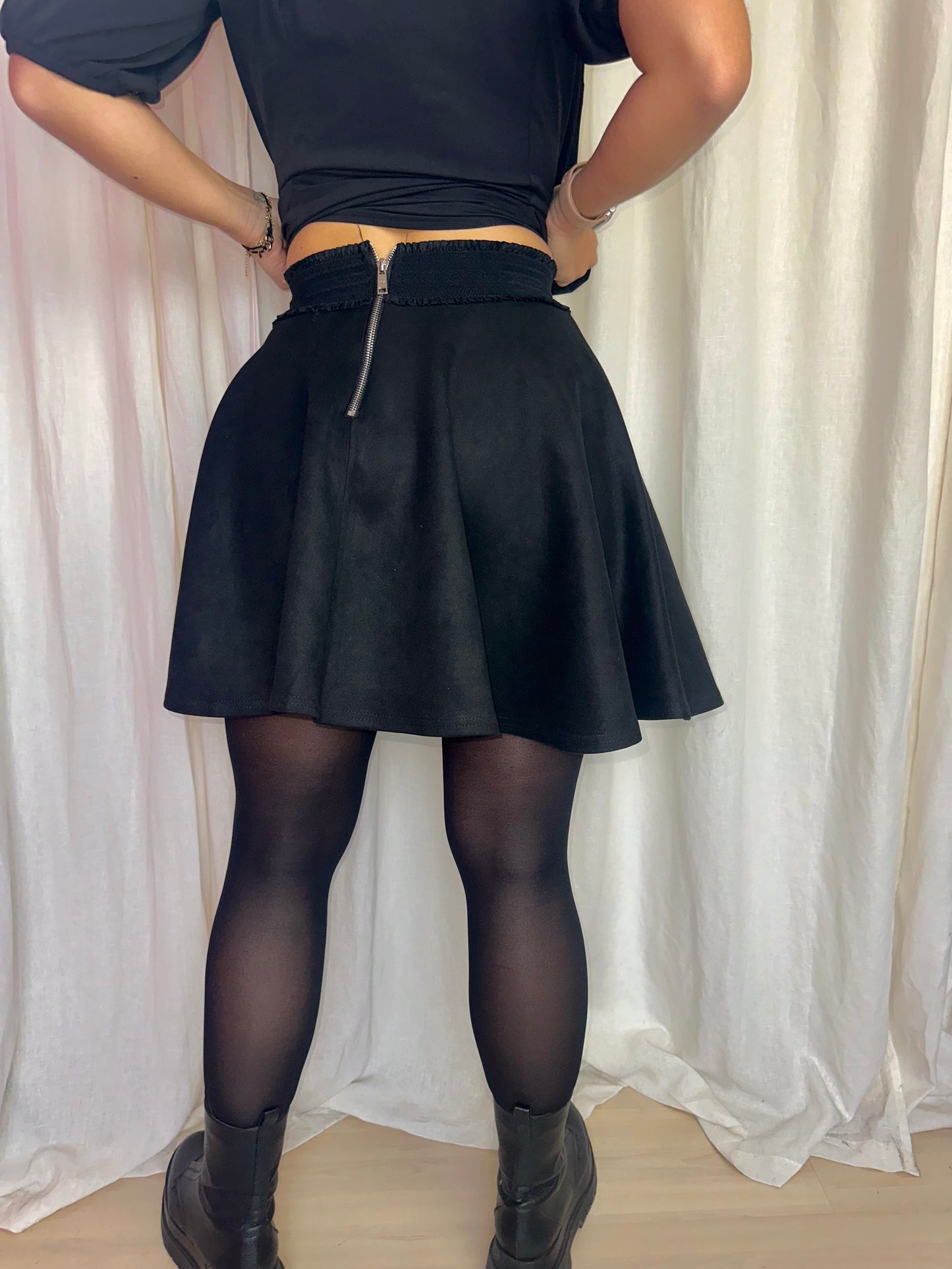 Rok Lofty Manner klokkend suedine zwart maat M
