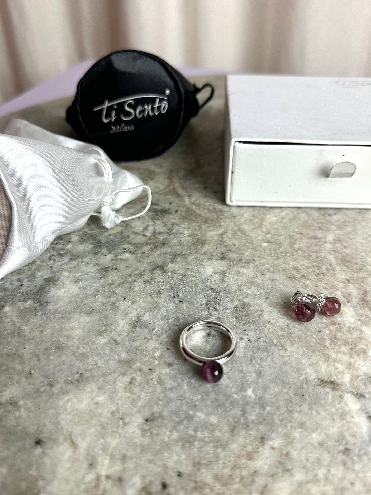 Set (ring & oorbellen bedels) Ti Sento Milano zilver/paars