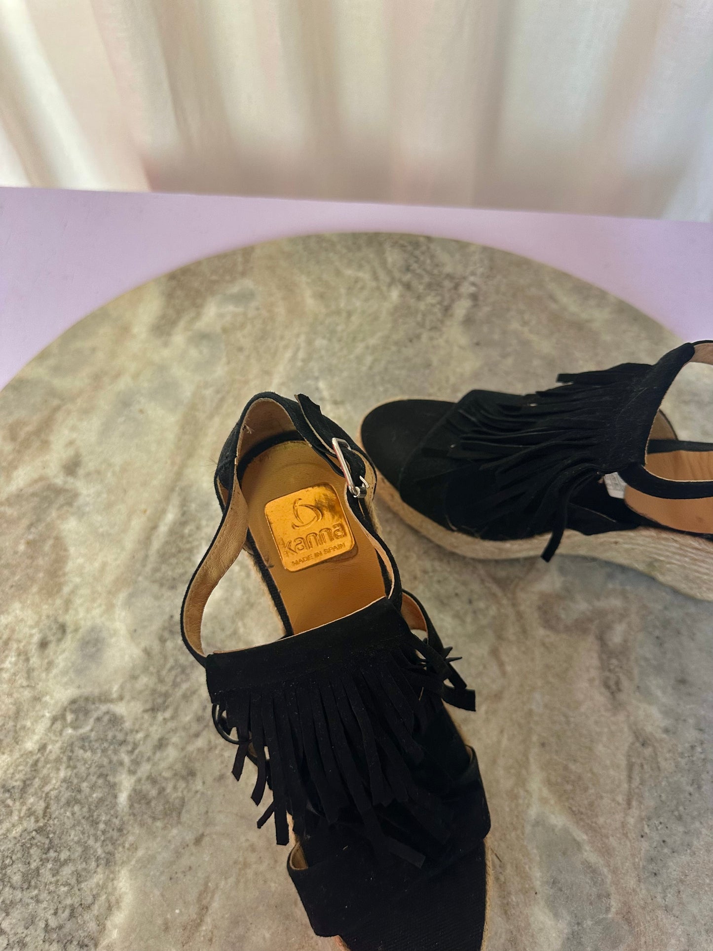 Sleehakken Kanna franjes zwart suede maat 37