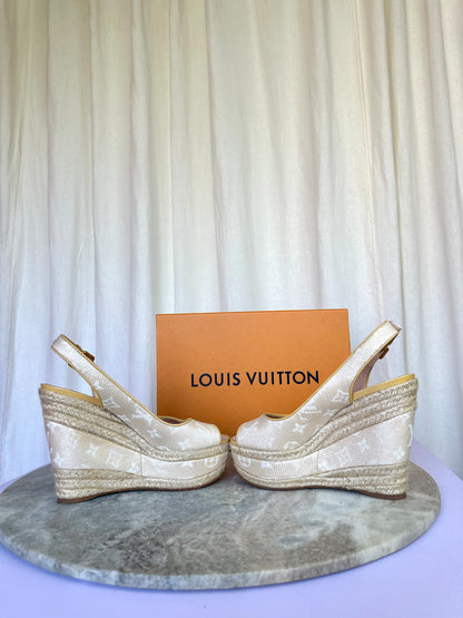 Sleehakken Louis Vuitton beige - Maat 38