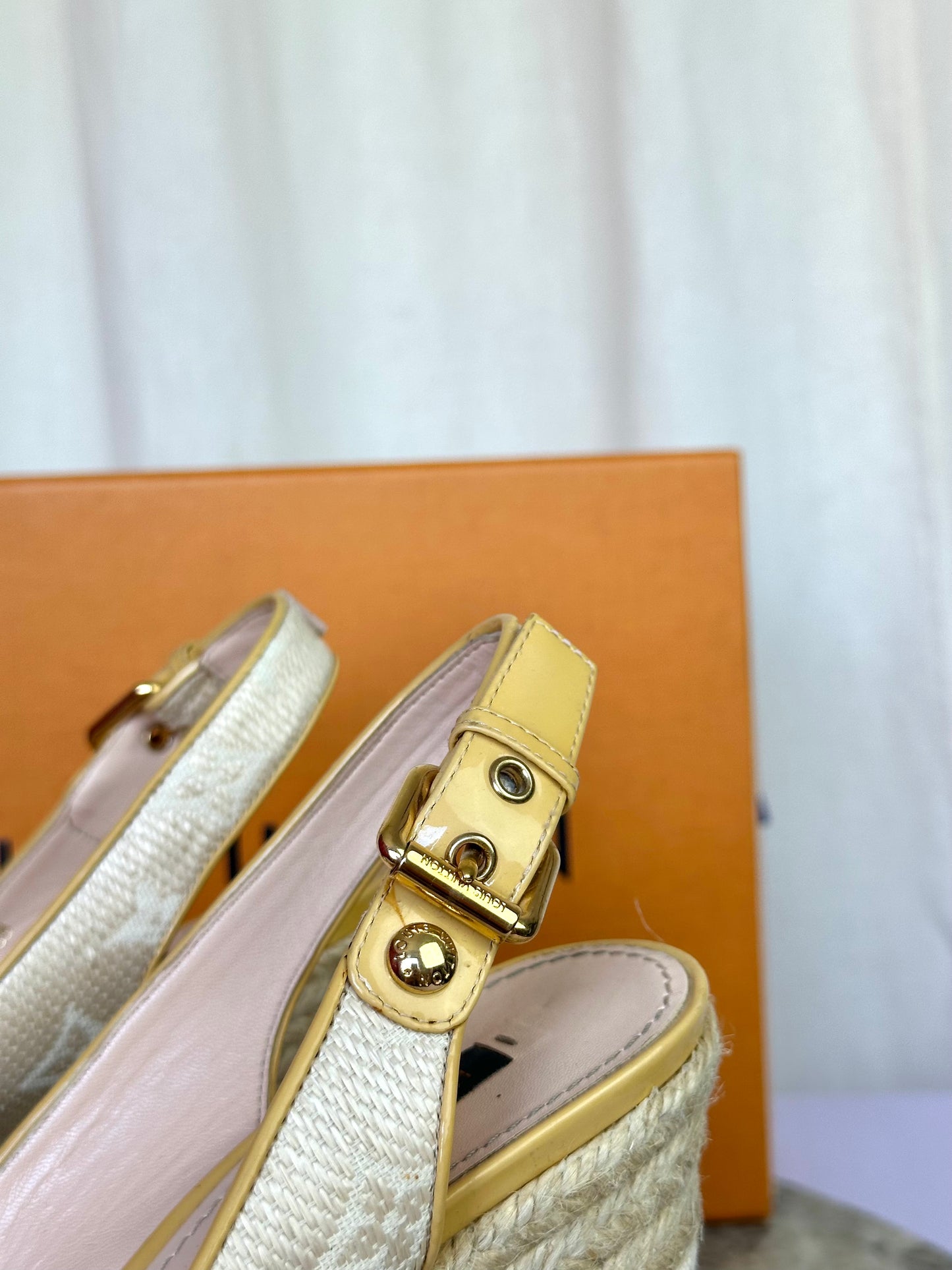 Sleehakken Louis Vuitton beige - Maat 38